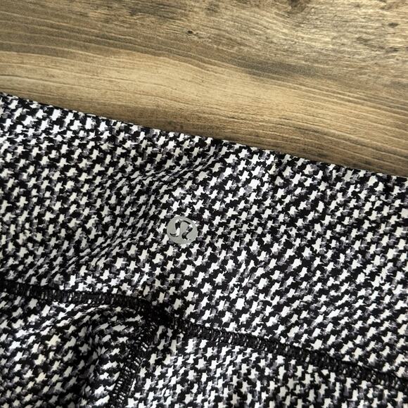 Lululemon Wunder Under Crop Leggings Houndstooth Print Size 6 – Capri Yoga Pants - Picture 4 of 5
